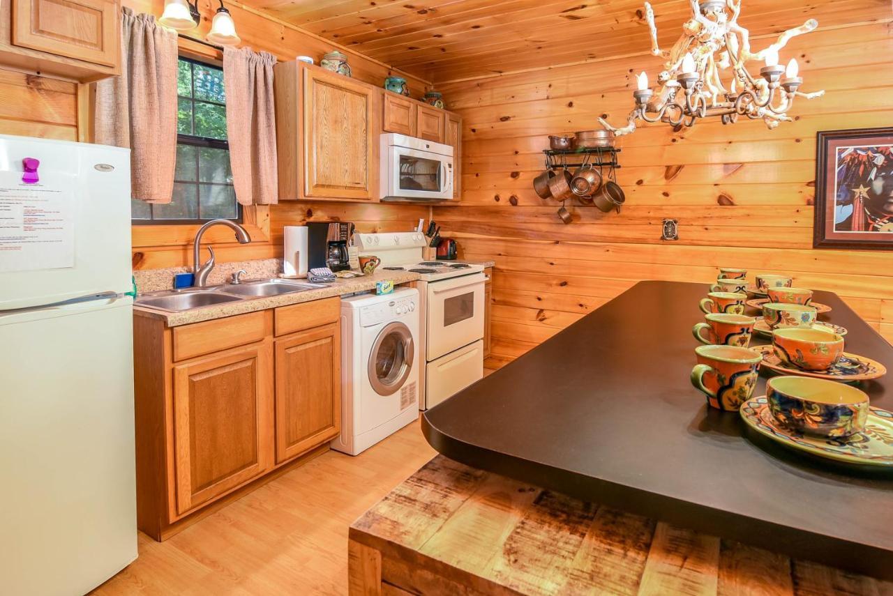 Permanent Vacation-Private Honeymoon Cabin With Hot Tub Sevierville Buitenkant foto