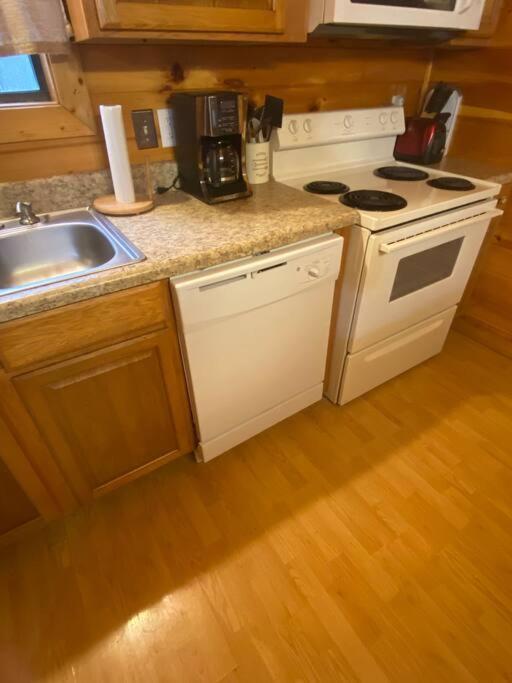 Permanent Vacation-Private Honeymoon Cabin With Hot Tub Sevierville Buitenkant foto